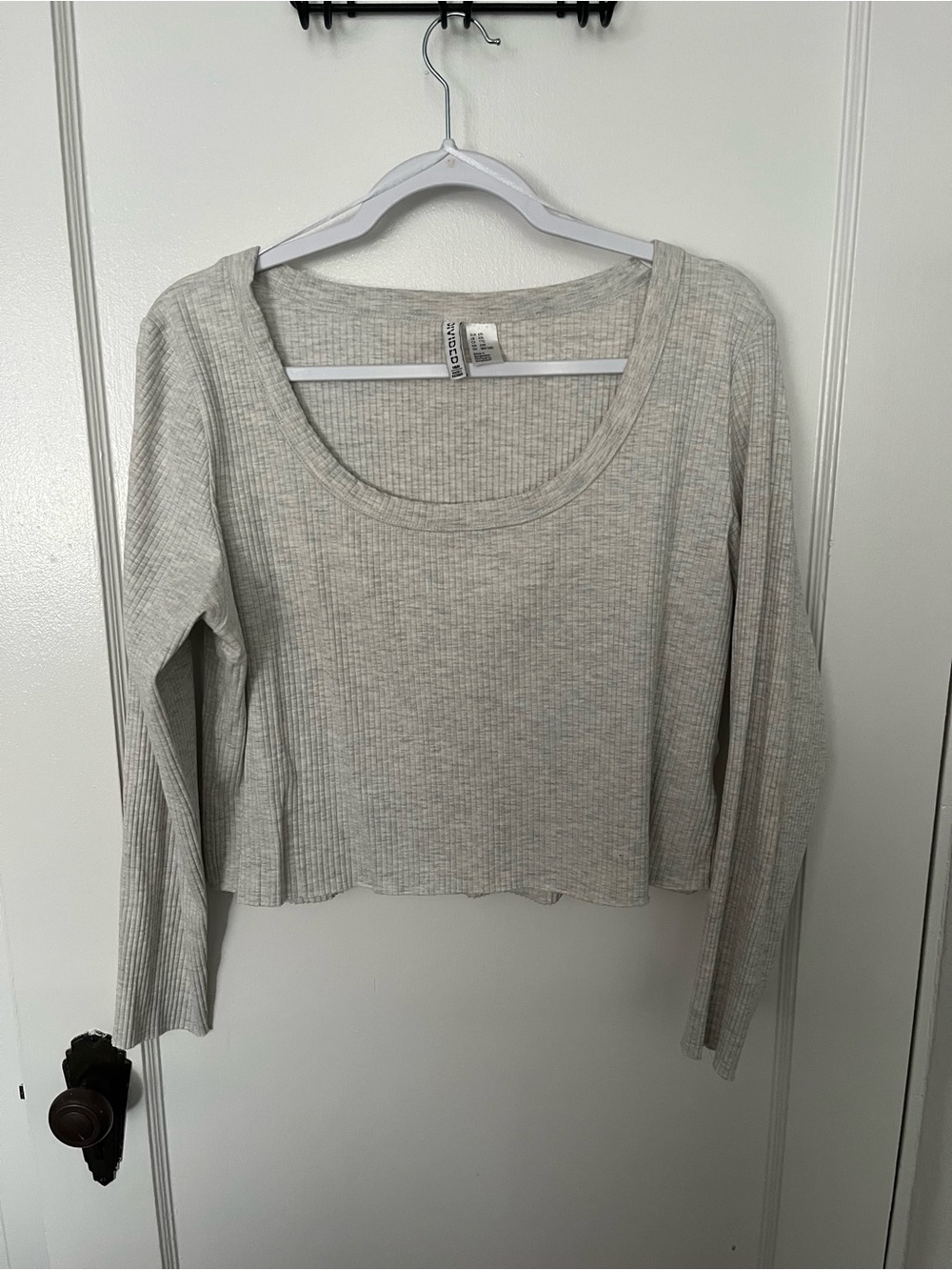 H&M Light Gray Ribbed Scoop-Neck Long Sleeve Top